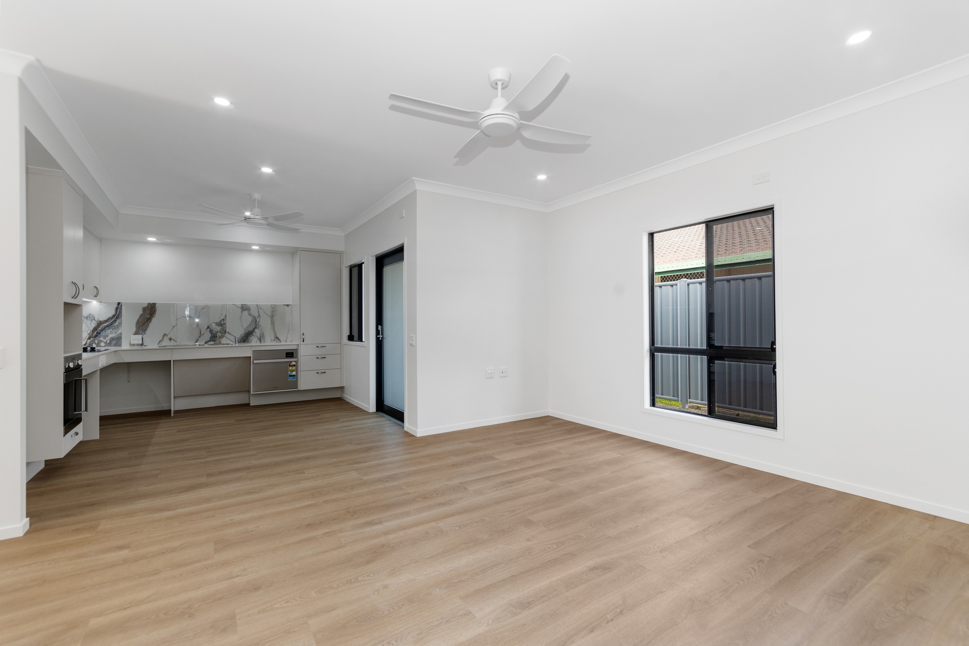 AVAILABLE - 2 x 2 Duplex, SDA High Physical Support — Home image 3