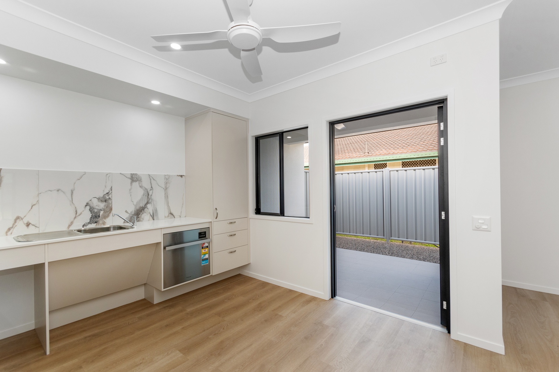 AVAILABLE - 2 x 2 Duplex, SDA High Physical Support — Home image 6