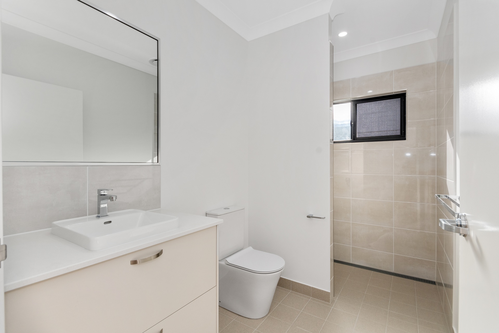 AVAILABLE - 2 x 2 Duplex, SDA High Physical Support — Home image 7