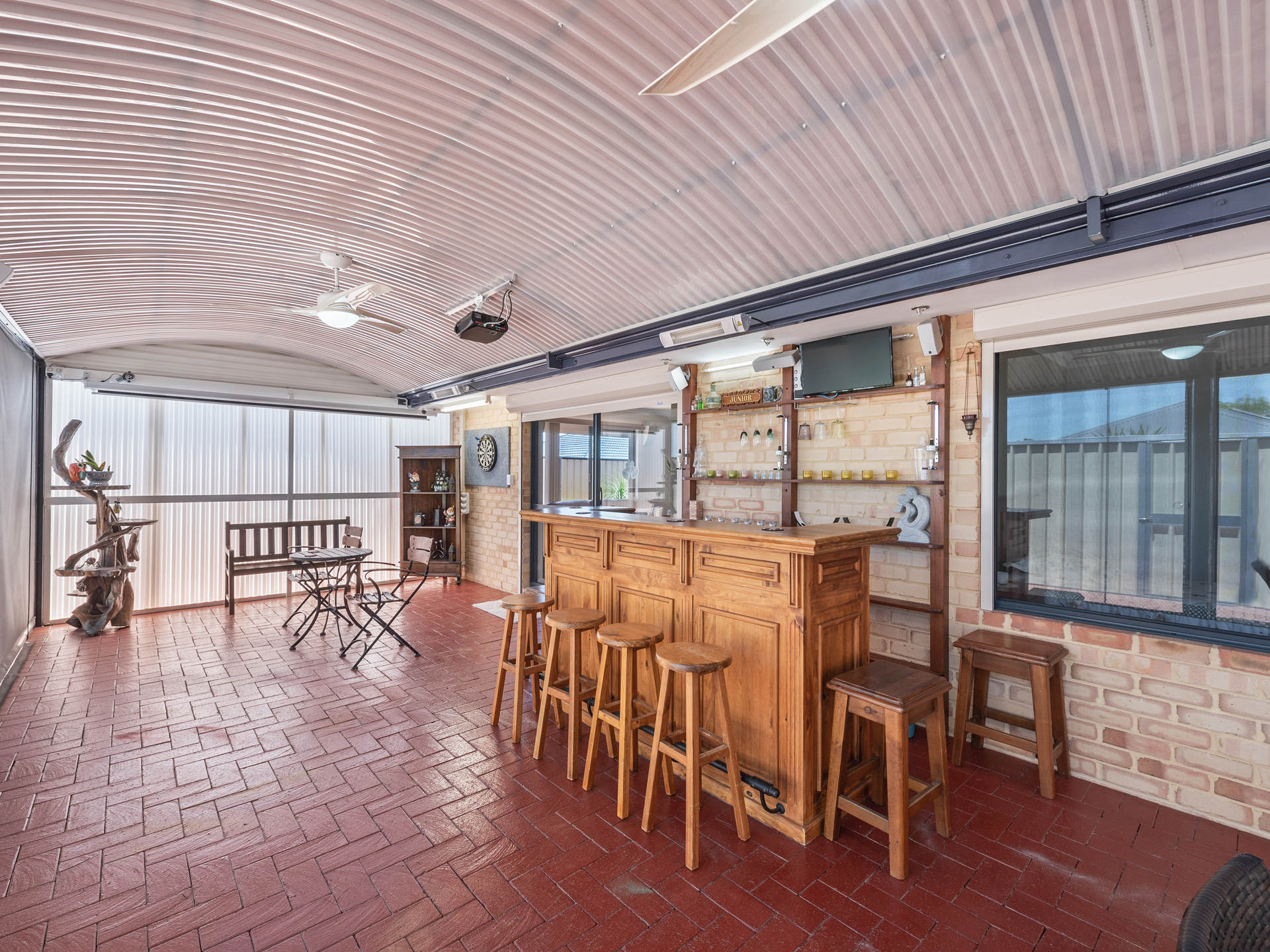 Available SIL for 2 participants — Home image 5