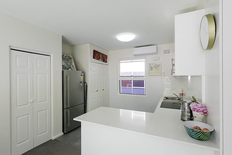 Two bedroom unit close to Miranda Westfield and train station. Single occupancy. — Home image 2