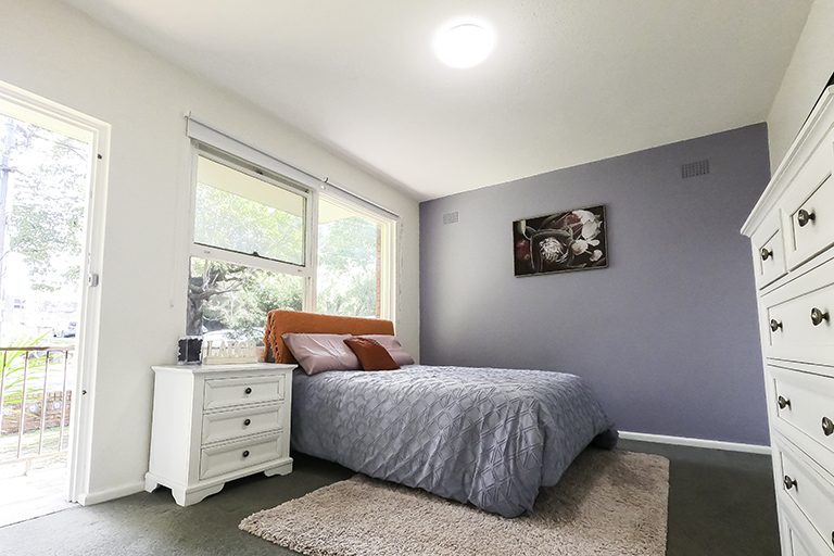 Two bedroom unit close to Miranda Westfield and train station. Single occupancy. — Home image 3
