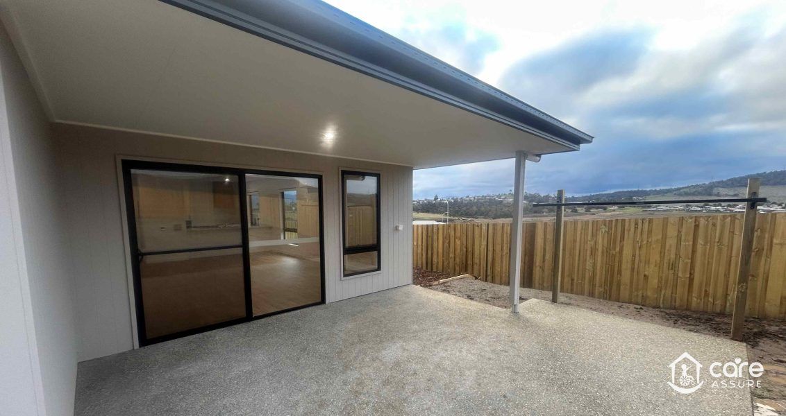 High Physical Support Home in Old Beach | 2+ OOA | Immediately Available — Home image 5