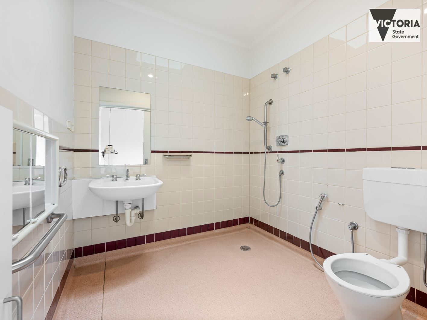 Room available in spacious Fully Accessible Croydon home — Home image 12