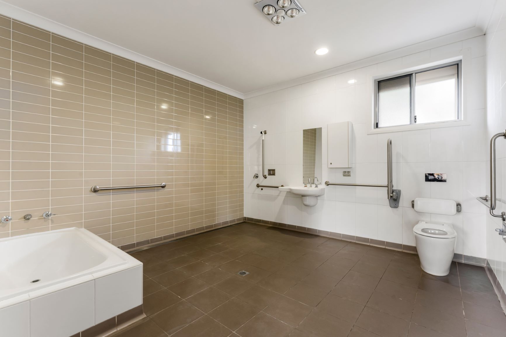 St Marys: Modern home located in quiet street — Home image 4