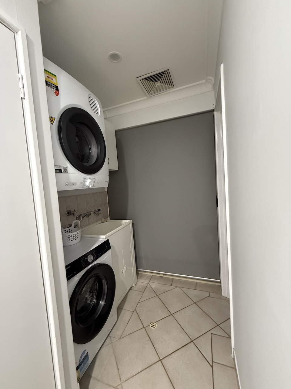 CONVENIENTLY LOCATED x4 BED x2 BATH ELLENBROOK HOME — Home image 5