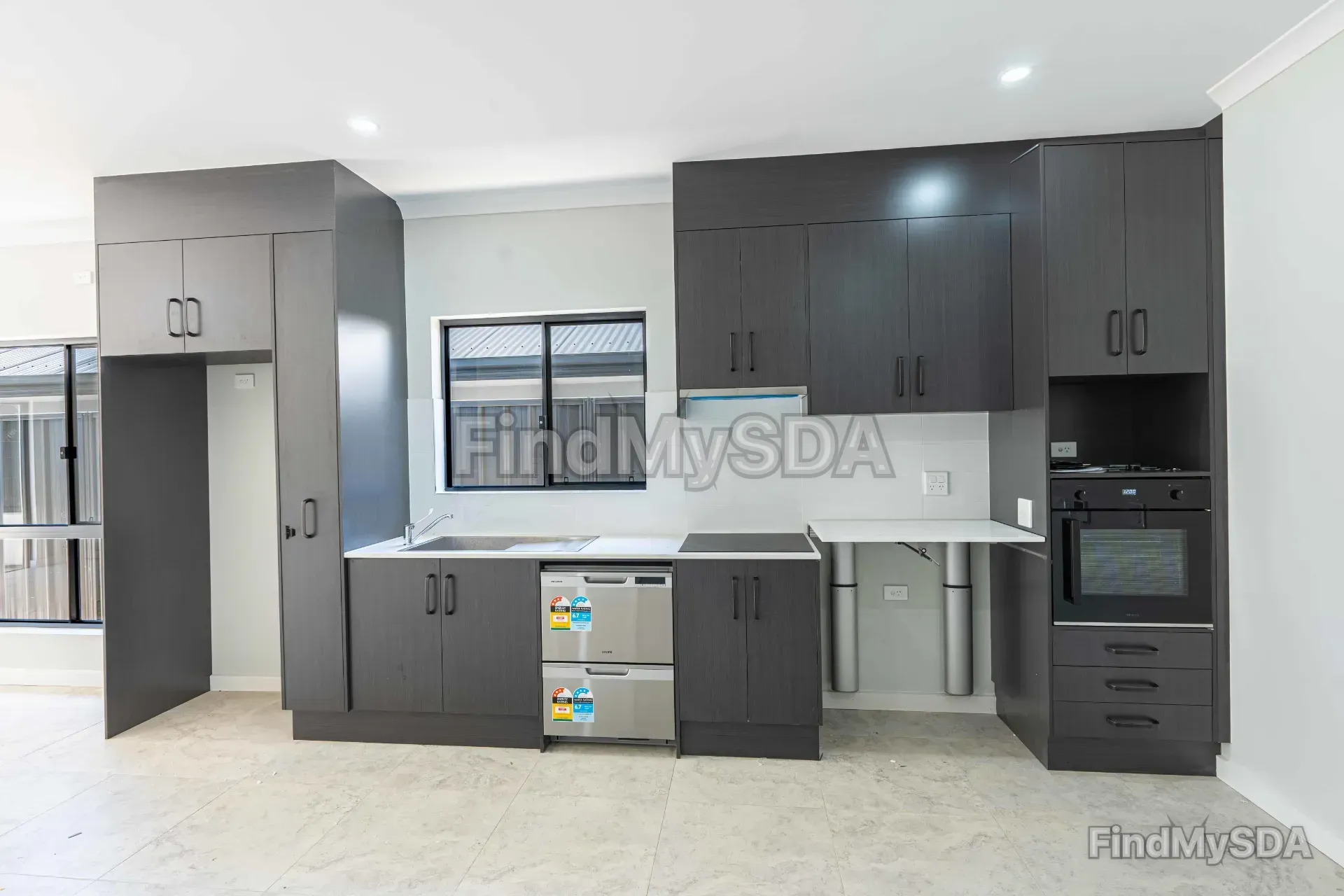 15 Emerald — Home image 3