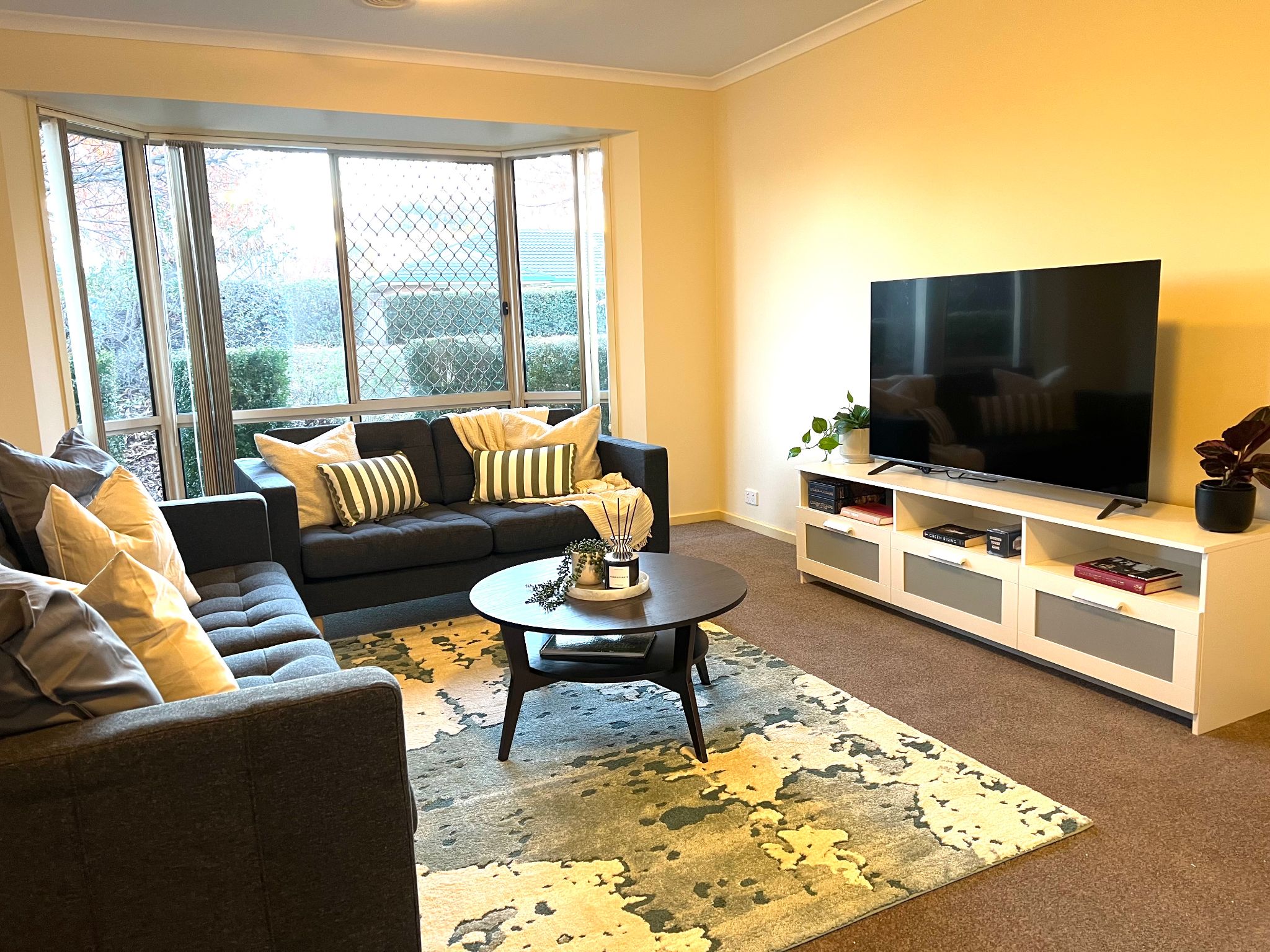 Warm, Modern and Cozy Danny Met Sally SIL Home Amaroo, ACT — Home image 2