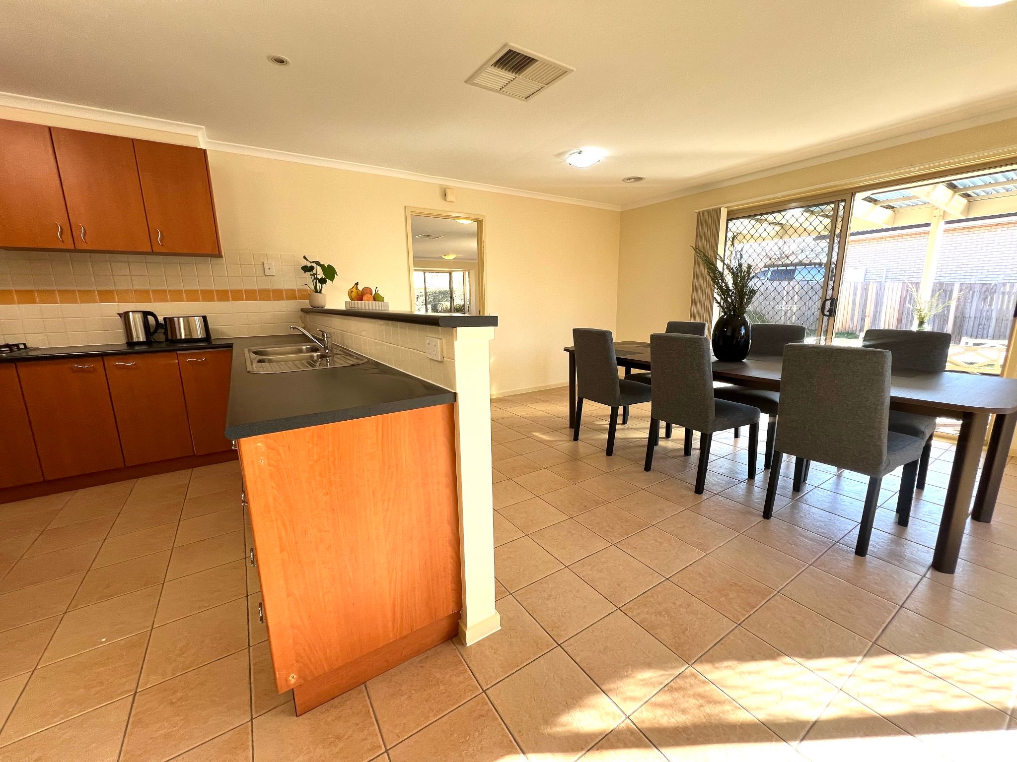 Warm, Modern and Cozy Danny Met Sally SIL Home Amaroo, ACT — Home image 3