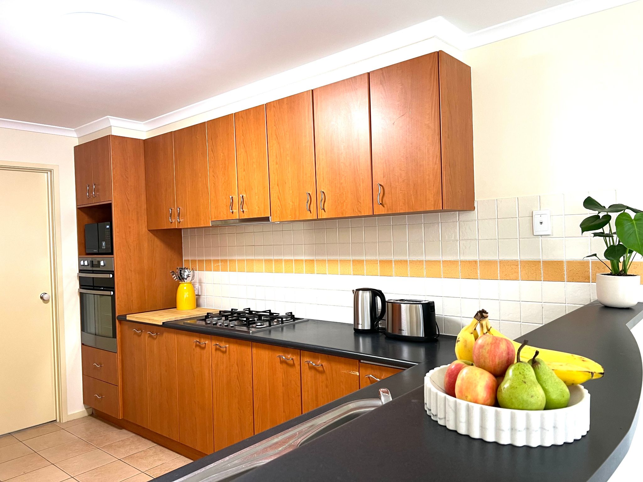 Warm, Modern and Cozy Danny Met Sally SIL Home Amaroo, ACT — Home image 5