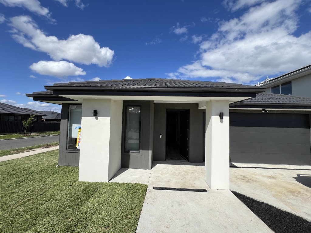 4 BR High Physical Support home with OOA room – Clyde North — Home image 26