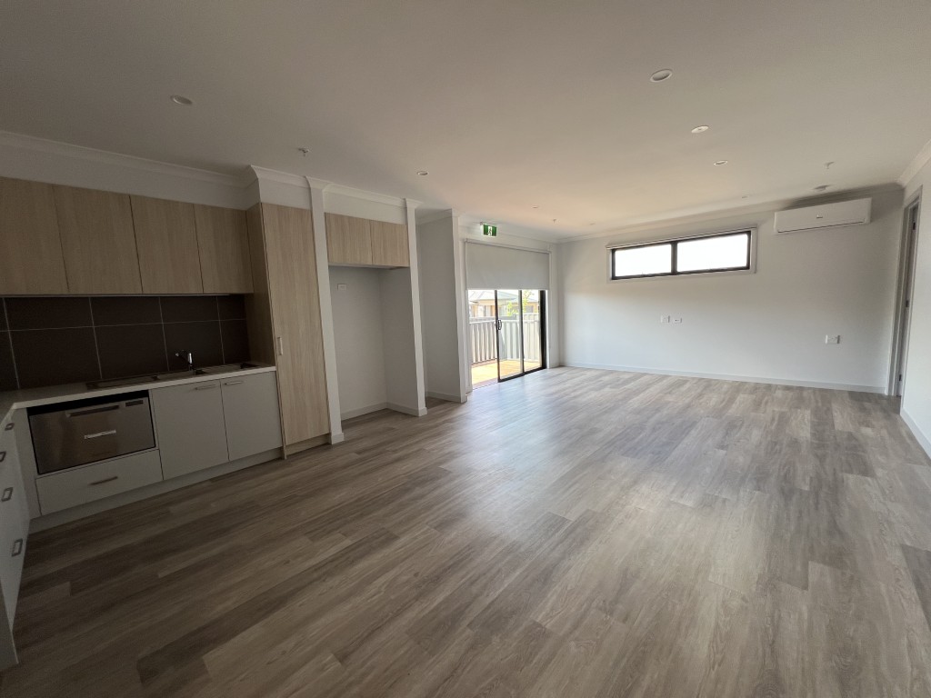 4 BR High Physical Support home with OOA room – Clyde North — Home image 8