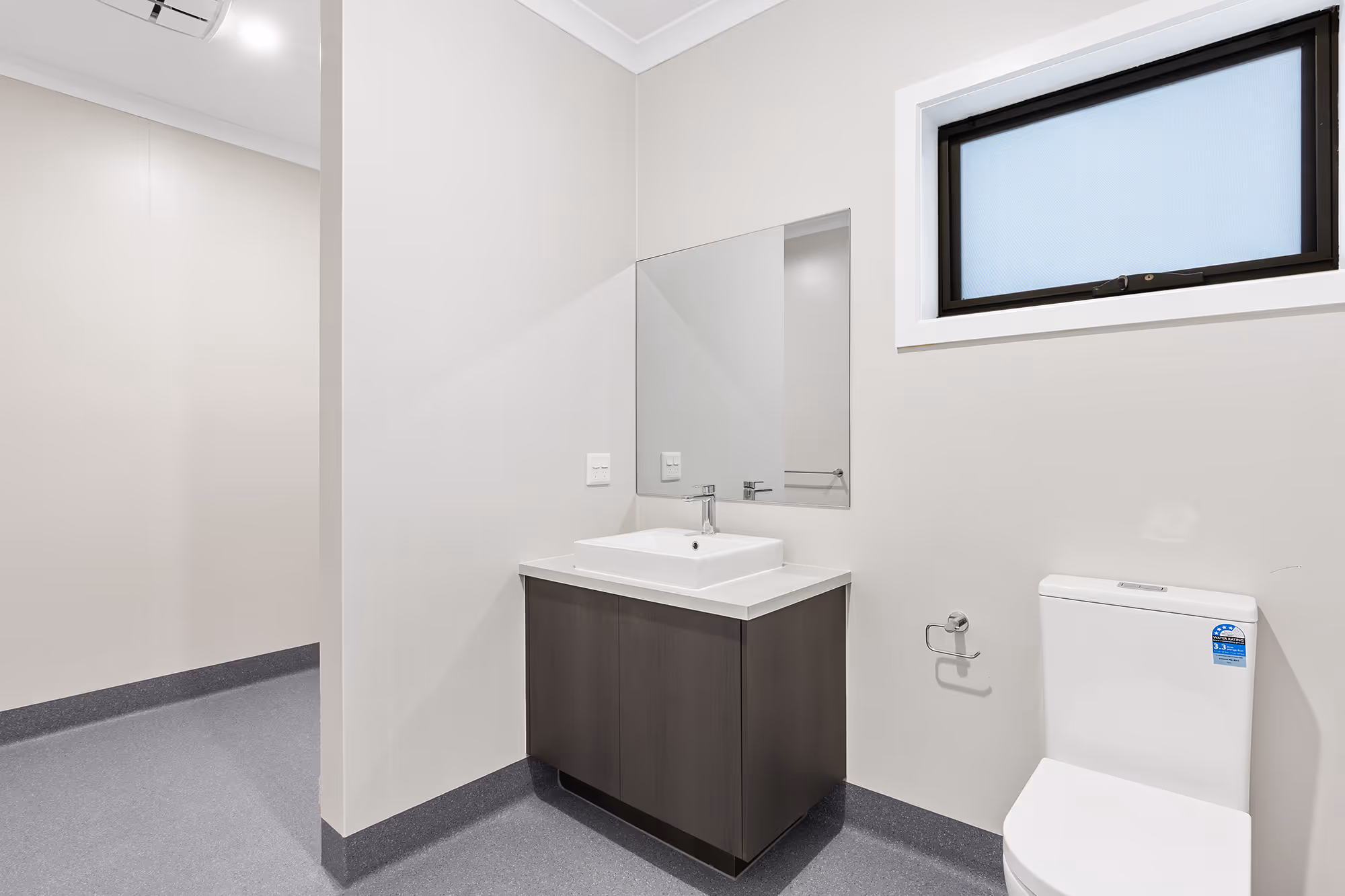 1 Bedroom Robust Unit (+OOA) in Pakenham - Last One Remaining! — Home image 14