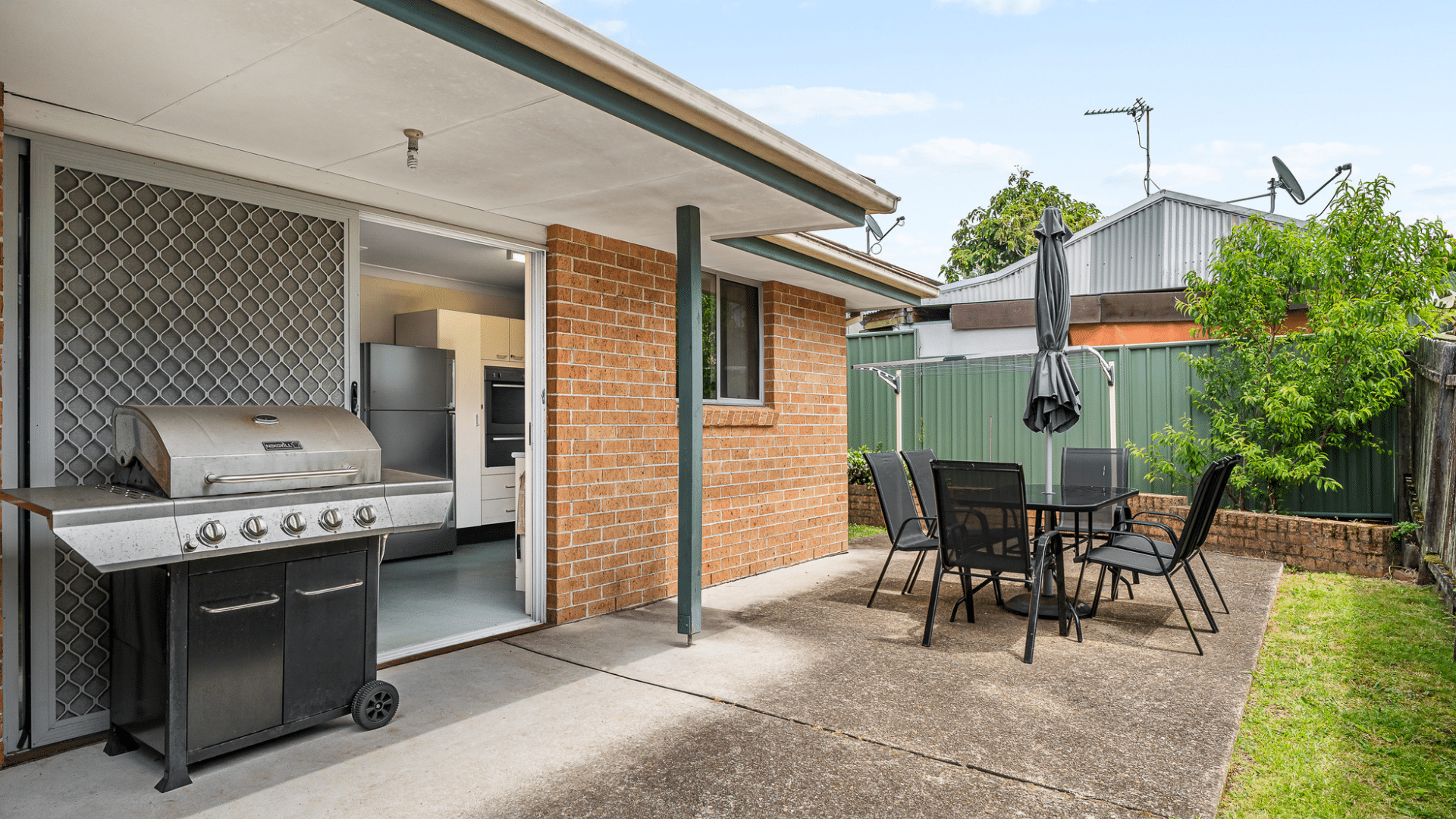 Narraweena – shared 3-bedroom all-male home — Home image 2