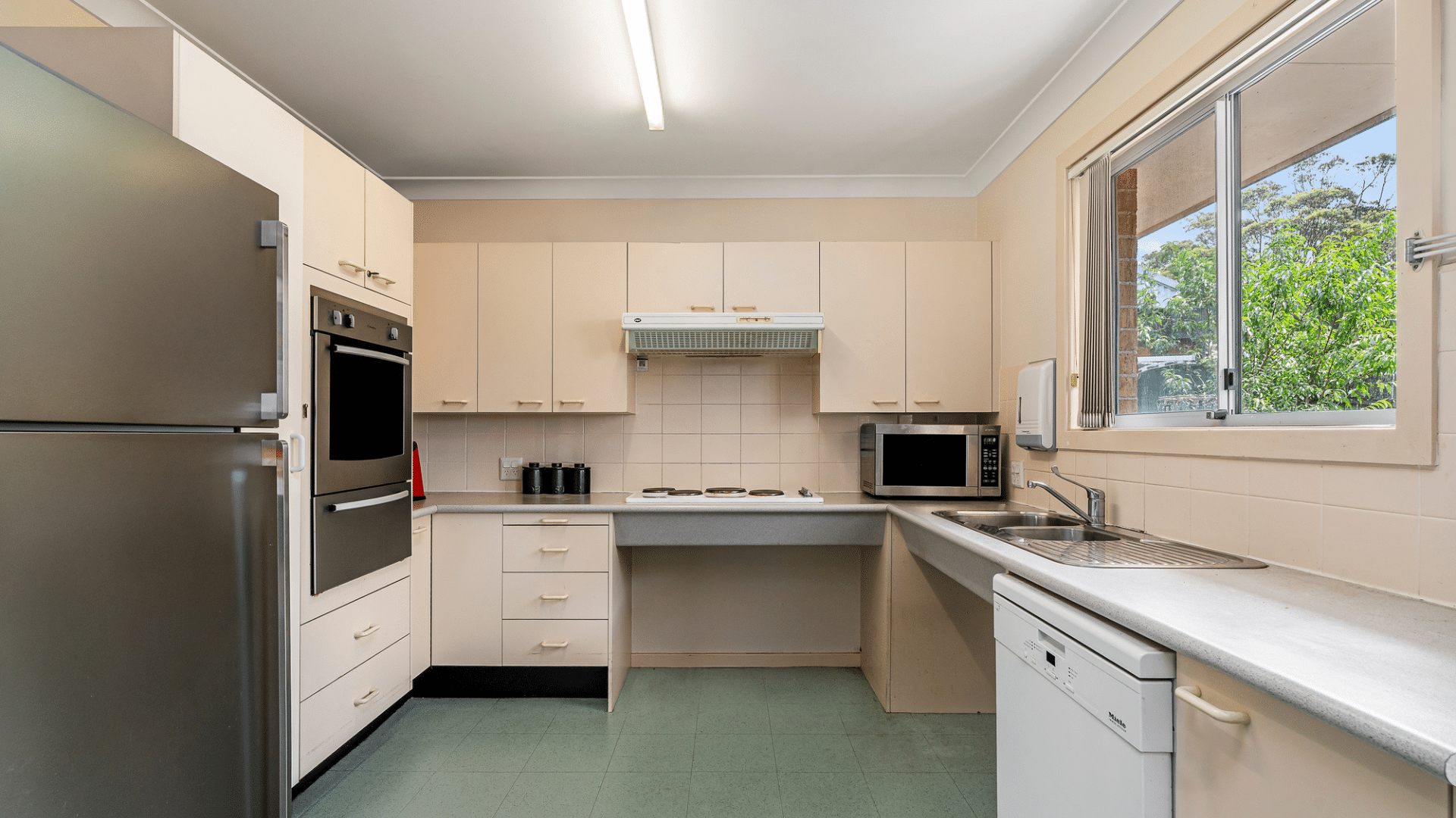 Narraweena – shared 3-bedroom all-male home — Home image 7