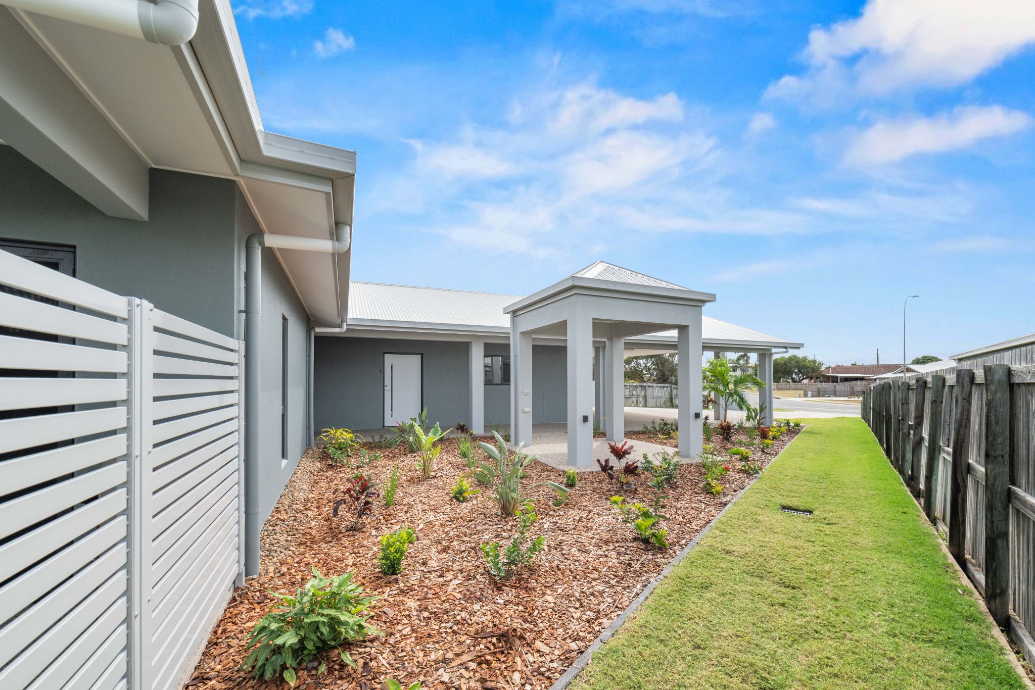 High Physical Support Villa's - Hill view Place, Bowen — Home image 14