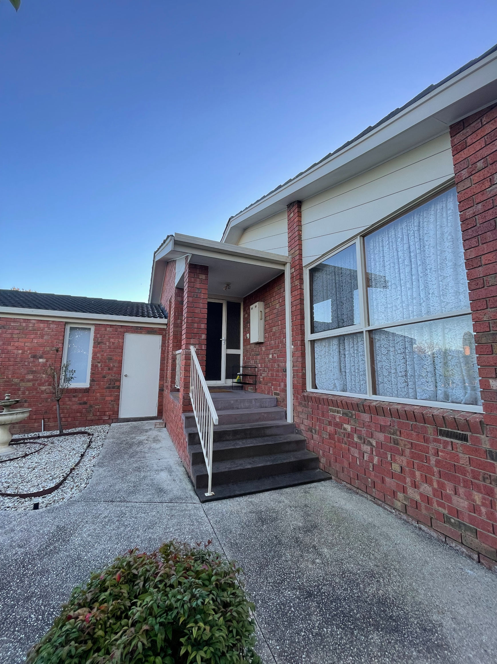 Welcoming, Well-appointed SIL Home in Wantirna South — Home image 3