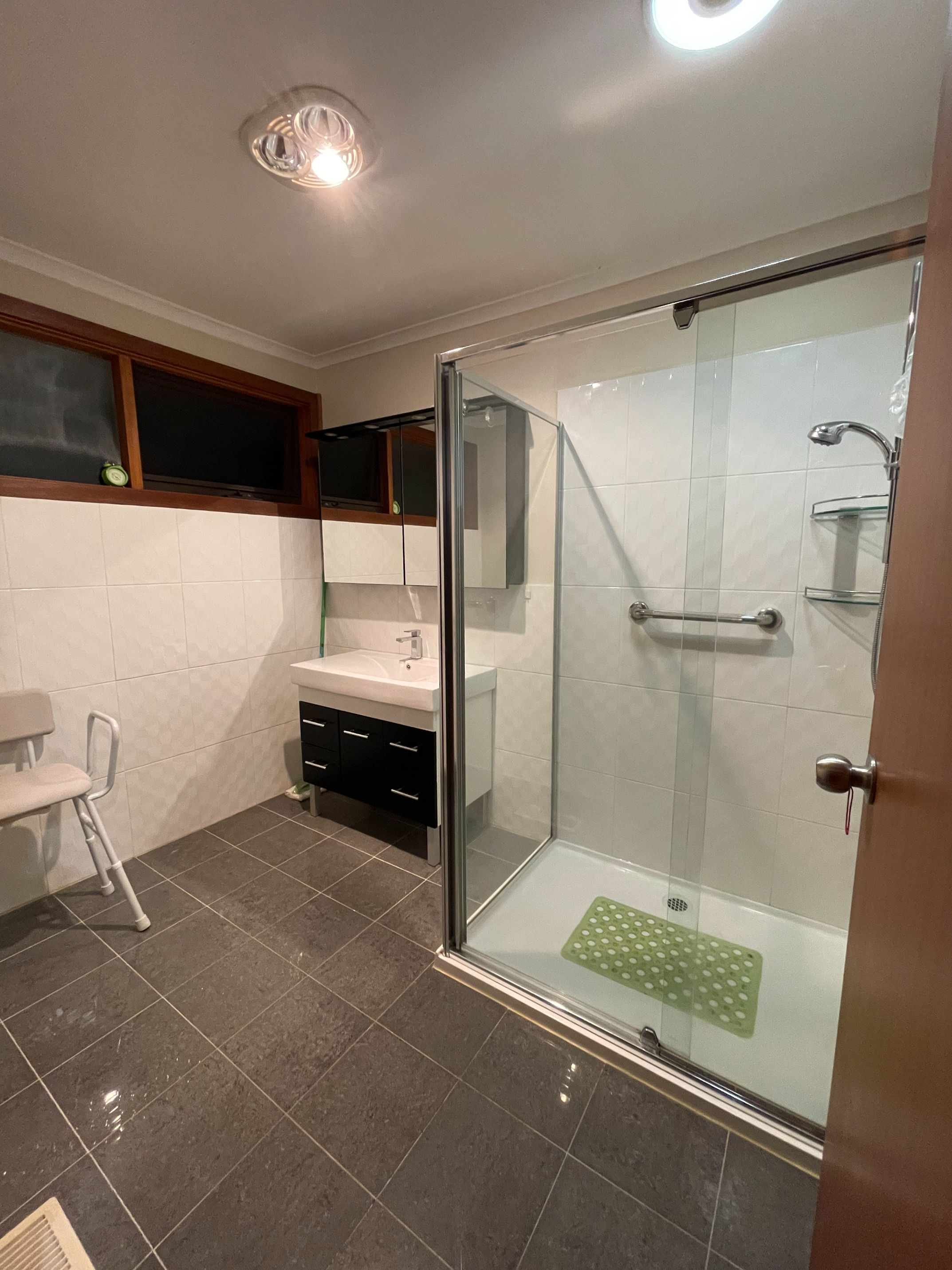 Welcoming, Well-appointed SIL Home in Wantirna South — Home image 5