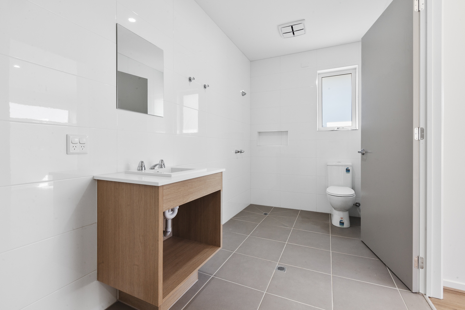 Robust Property in Diggers Rest — Home image 8
