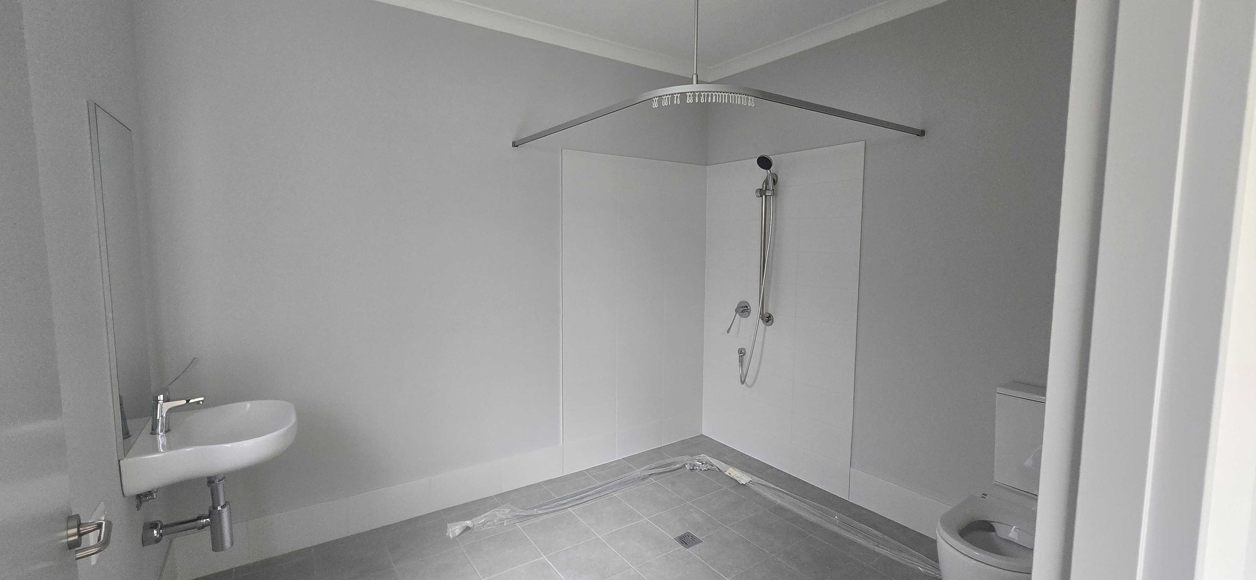 HPS Home in Baldivis - 3 Bed with ensuites & Onsite Overnight Room ! — Home image 3
