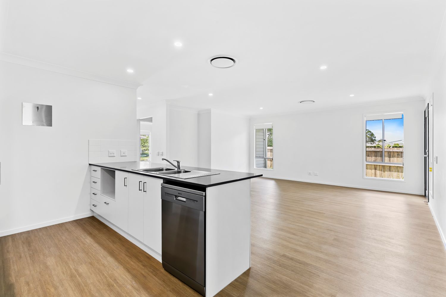 CABOOLTURE QLD – IMPROVED LIVEABILITY HOUSE — Home image 7