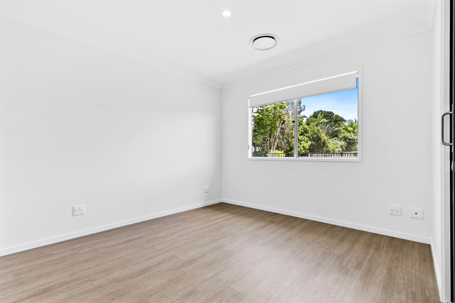 CABOOLTURE QLD – IMPROVED LIVEABILITY HOUSE — Home image 8