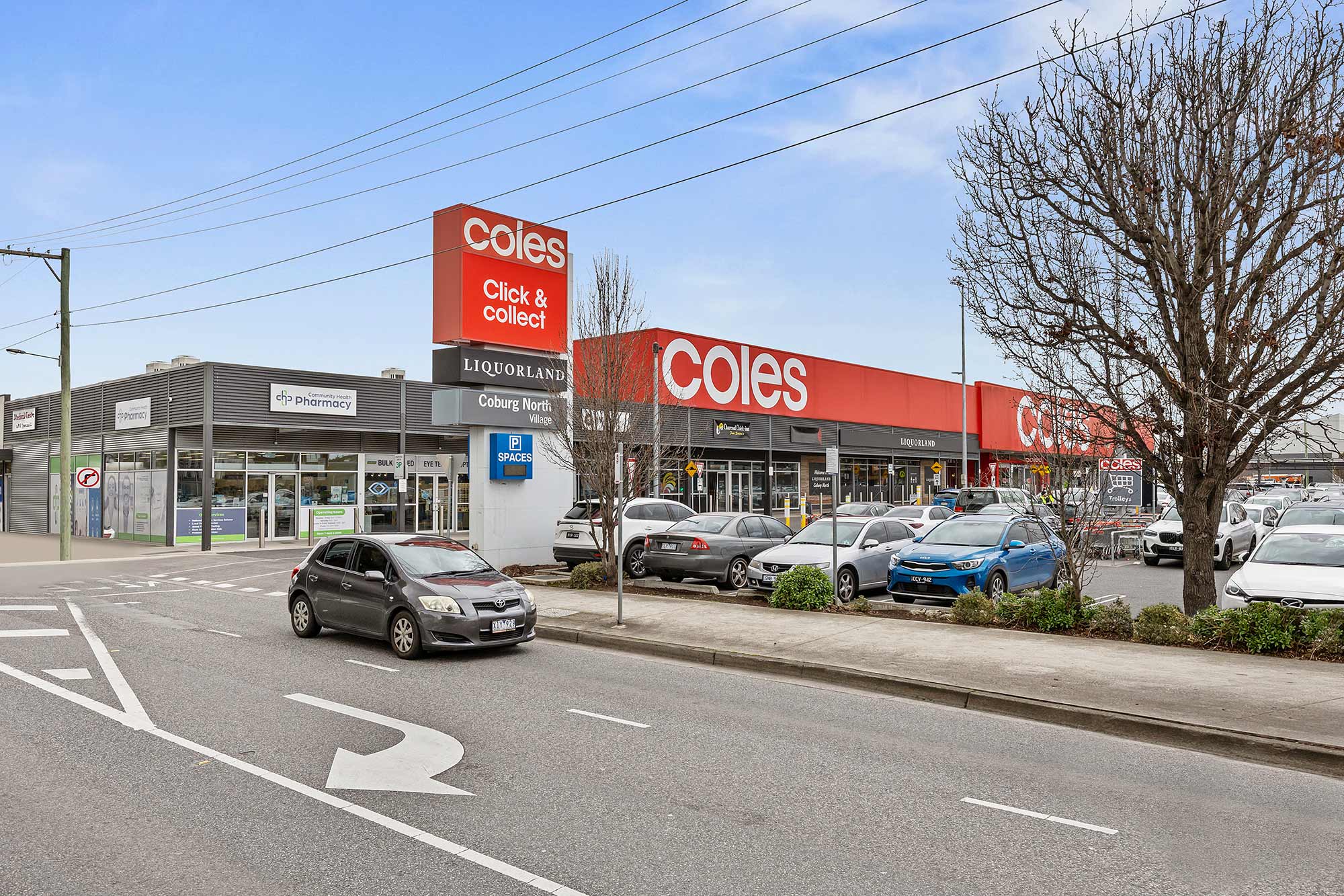 Accessible living in bustling suburb — Home image 14