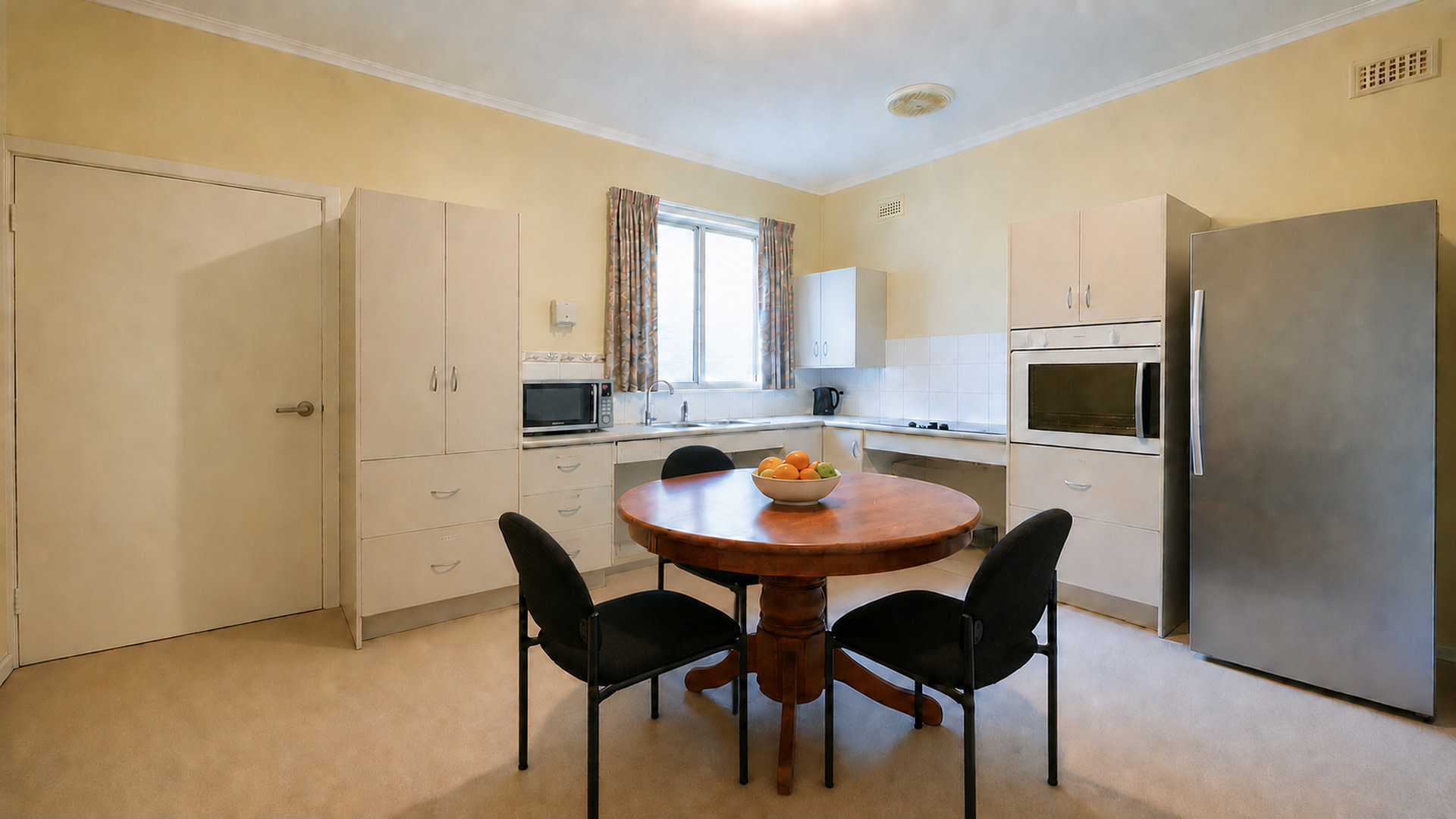 Relaxed, spacious home with Supported Independent Living in friendly Port Augusta, South Australia — Home image 4