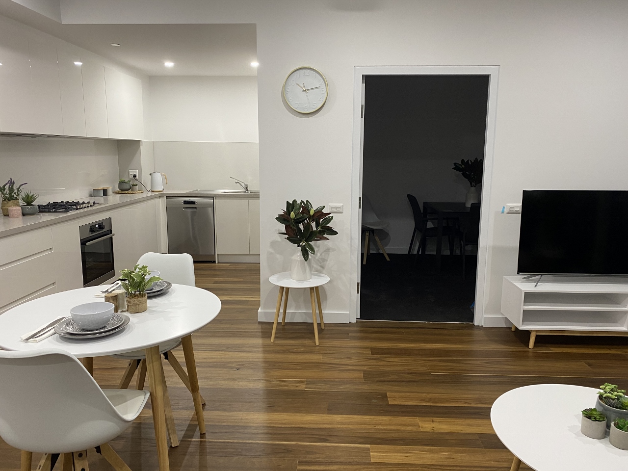 SDA Unit 1:1 Support - Signature Building,Wollongong CBD — Home image 4