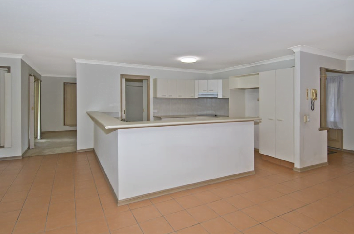 Situated close to QLD main theme parks and central to an abundance of amenities — Home image 3