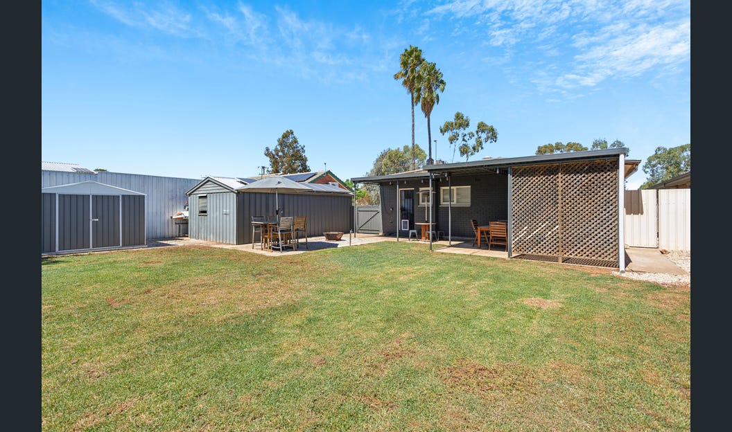 SIL house in Salisbury - FULLY FURNISHED and AVAILABLE NOW — Home image 3