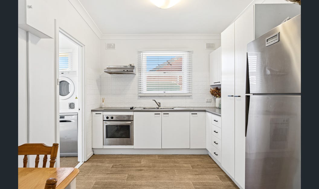 SIL house in Salisbury - FULLY FURNISHED and AVAILABLE NOW — Home image 5