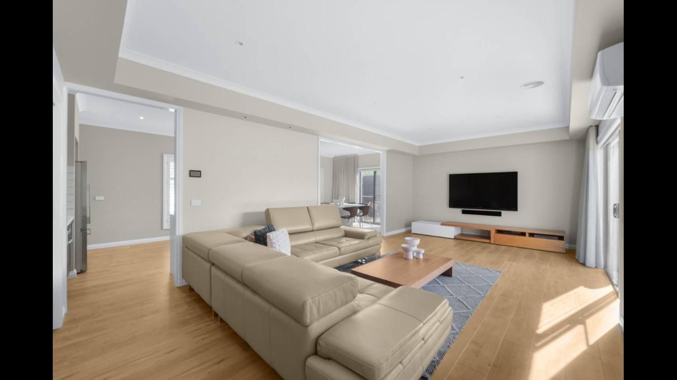 Beautiful 3 Bedroom Residence - The Perfect Place to Call Home! — Home image 4