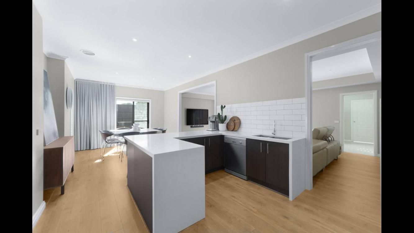 Beautiful 3 Bedroom Residence - The Perfect Place to Call Home! — Home image 6