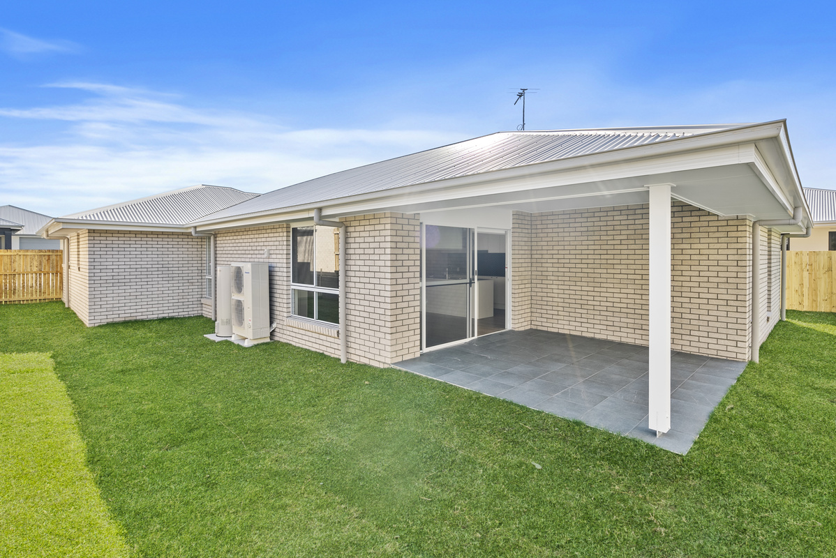 REDLAND BAY, QLD - IMPROVED LIVEABILITY HOUSE — Home image 9