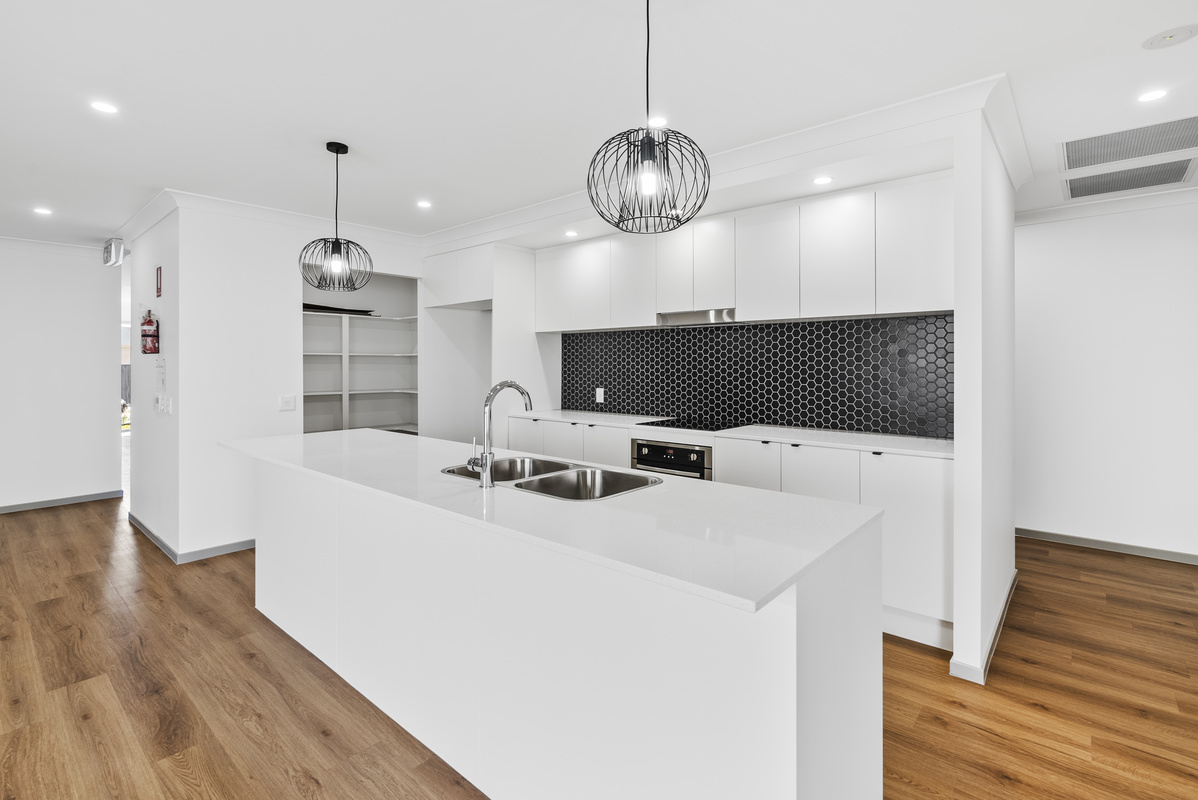 REDLAND BAY, QLD - IMPROVED LIVEABILITY HOUSE — Home image 11