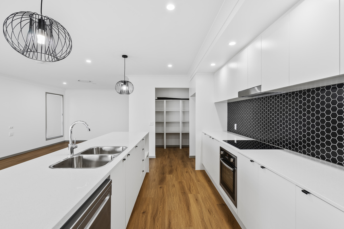REDLAND BAY, QLD - IMPROVED LIVEABILITY HOUSE — Home image 12