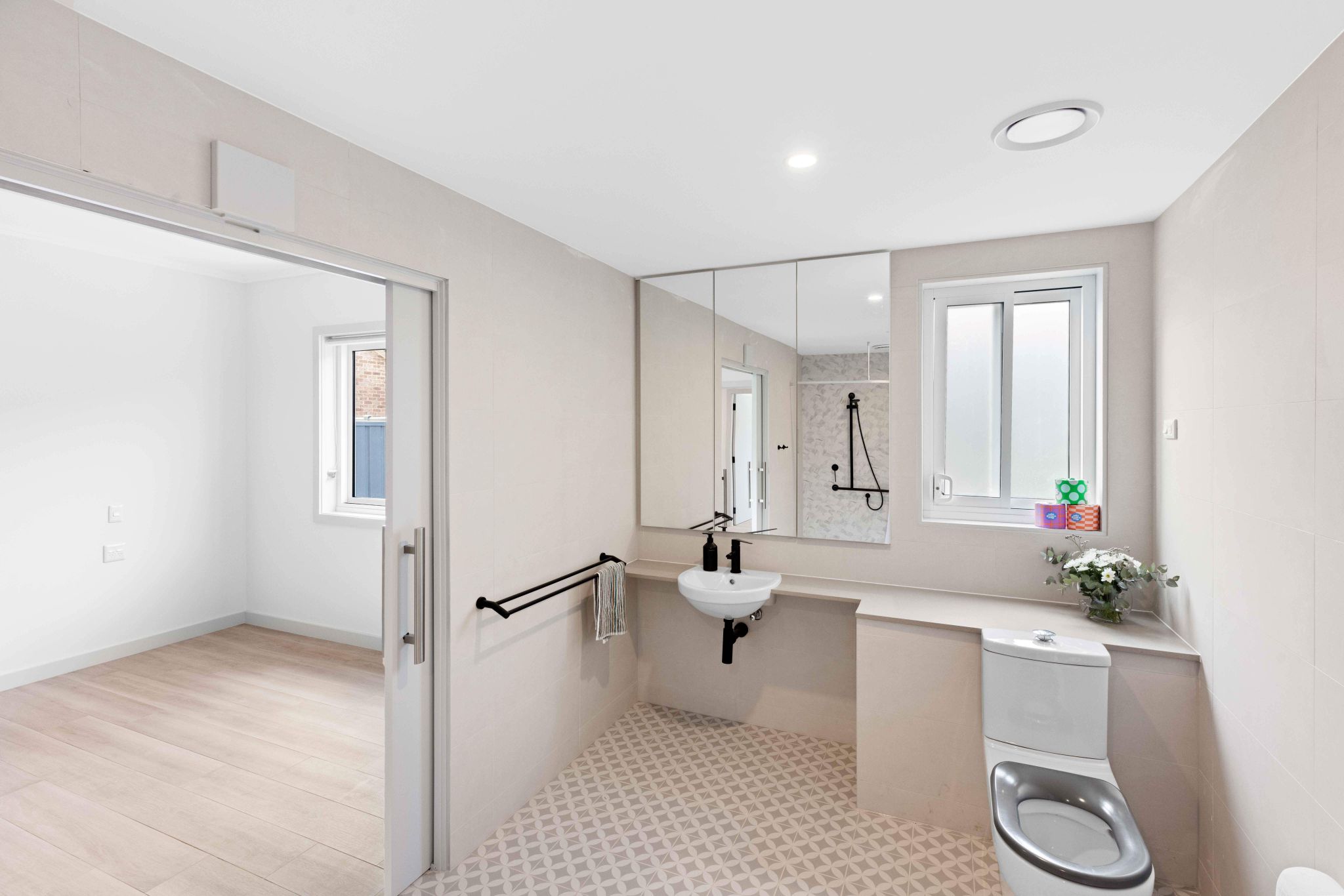 Newcastle 1 Bedroom HPS Apartment — Home image 4