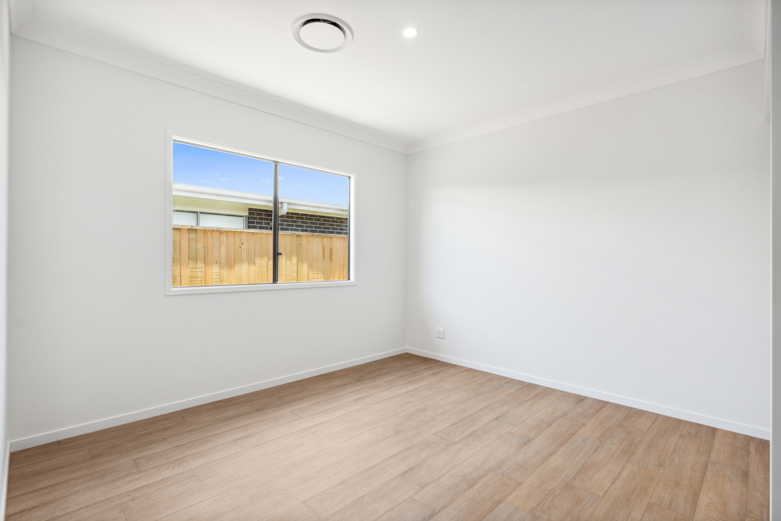 Robust Build SDA Property at 67 Sunny Crescent, Ripley — Home image 3