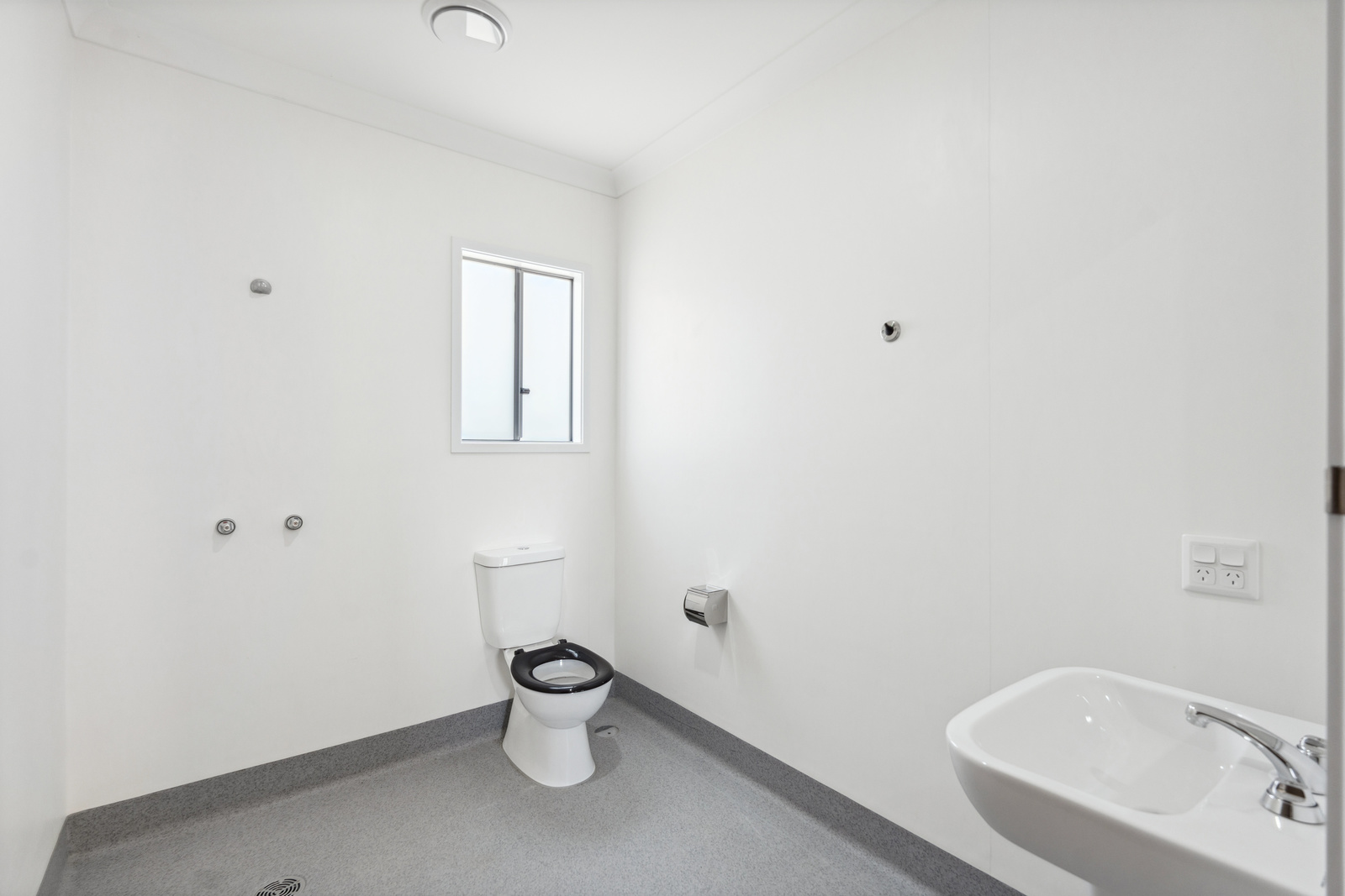 Robust Build SDA Property at 67 Sunny Crescent, Ripley — Home image 4
