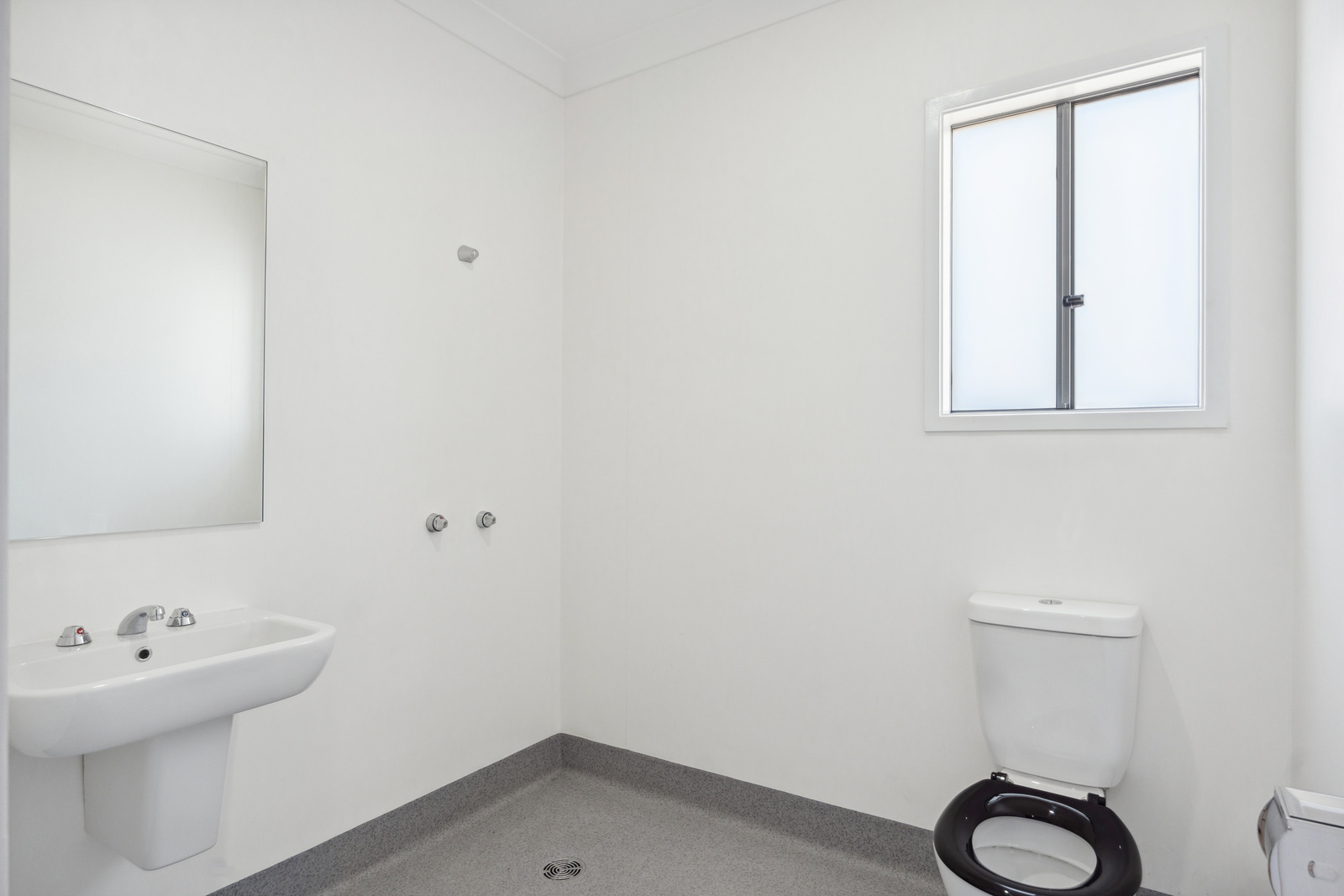 Robust Build SDA Property at 67 Sunny Crescent, Ripley — Home image 7