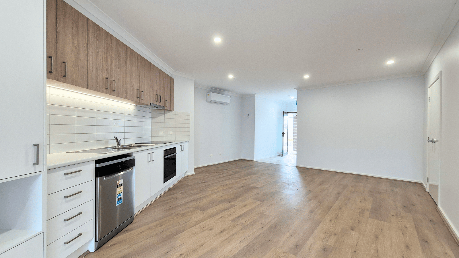 Sole occupancy robust/IL villa - Wyndham Vale - now available — Home image 13