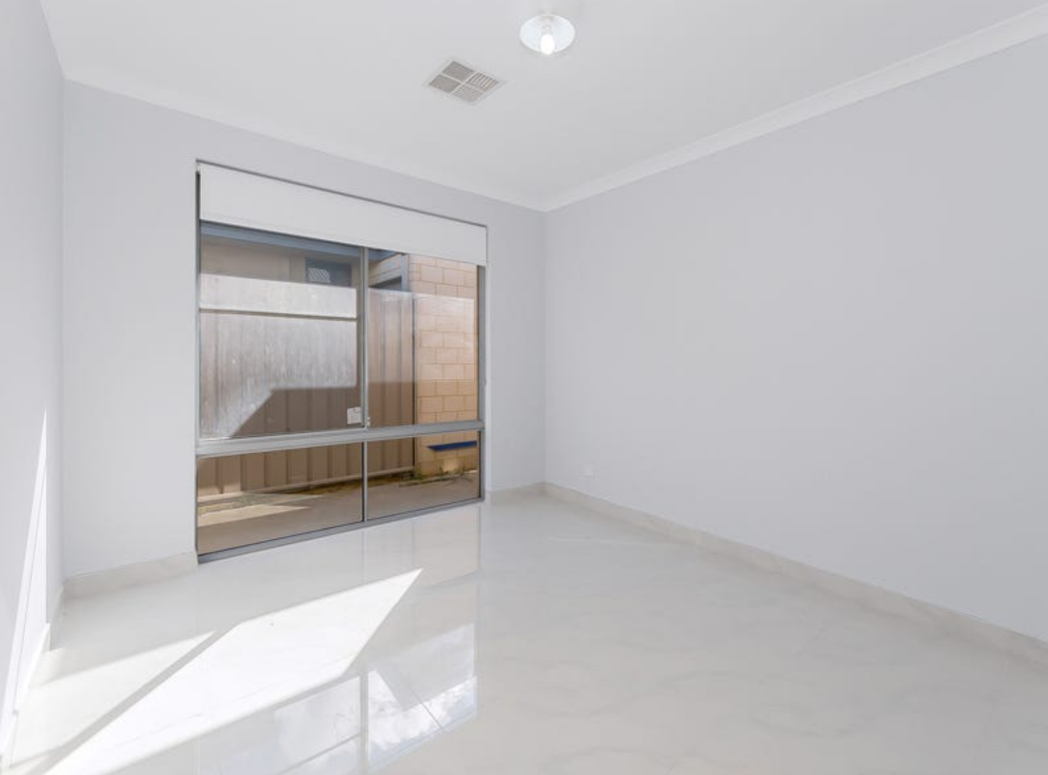 Modern Martin Home with Theatre Room and Estate Amenities — Home image 13