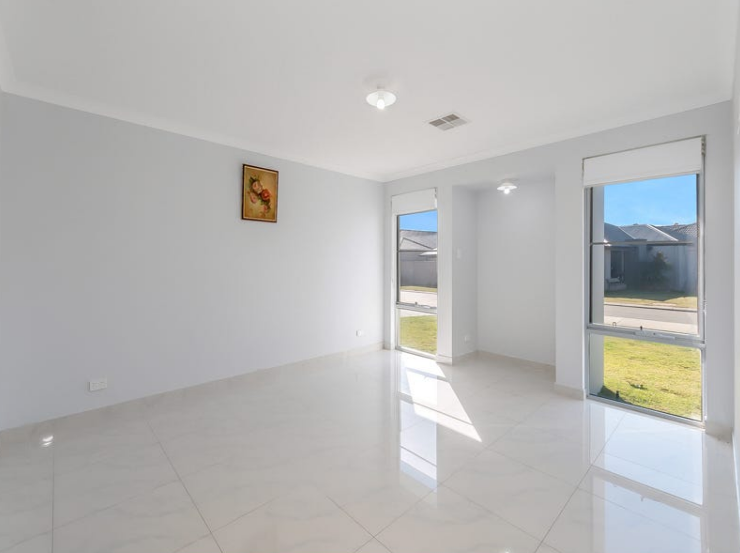 Modern Martin Home with Theatre Room and Estate Amenities — Home image 24