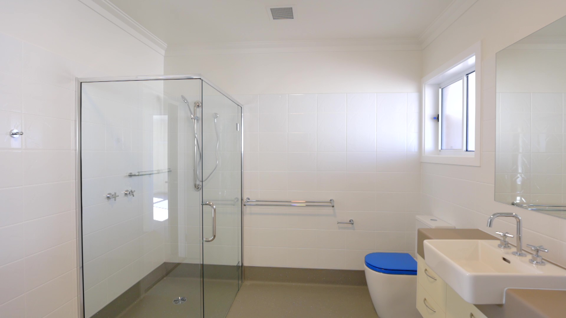 Unit 32 Improved Liveability Unit - Glenfield Park NSW — Home image 6