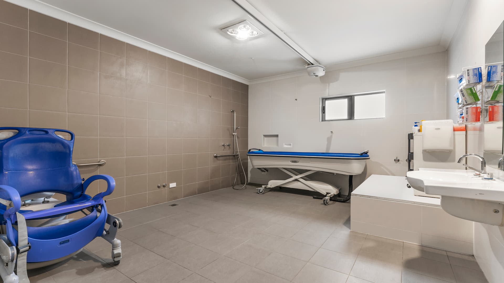Join a warm, social home with an active lifestyle in Emu Plains — Home image 8