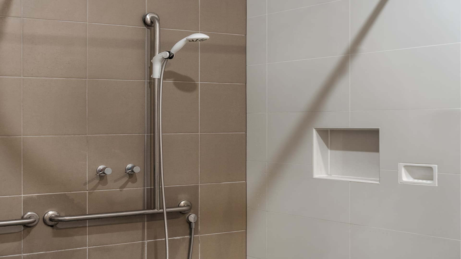 Join a warm, social home with an active lifestyle in Emu Plains — Home image 9