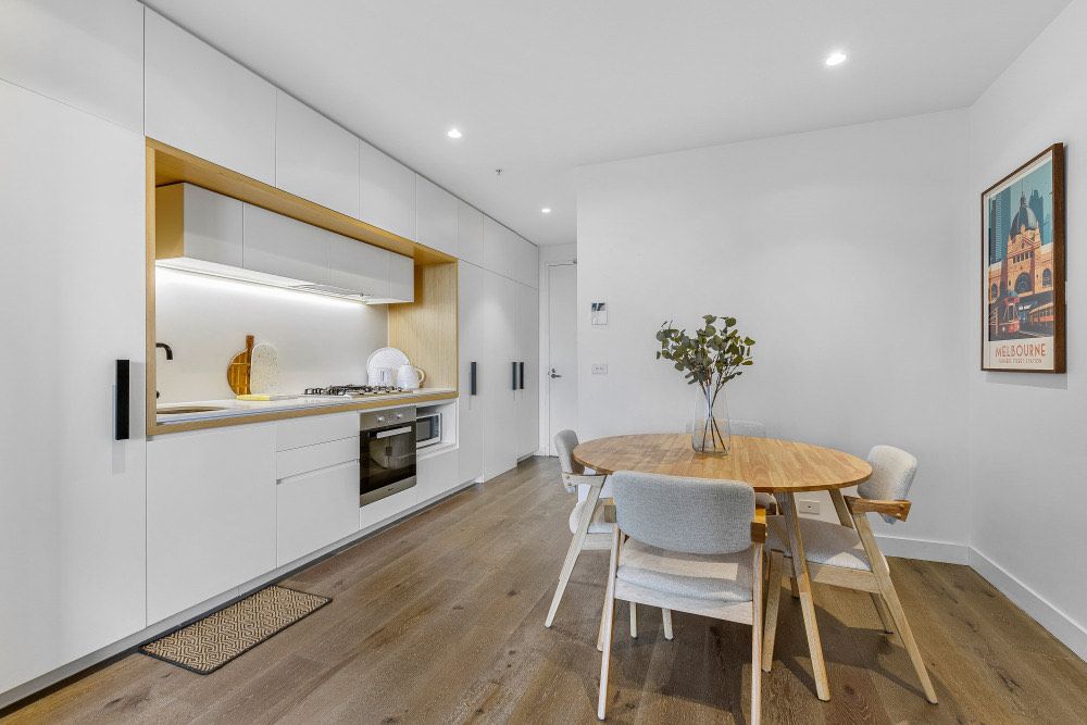 Sleek 1-Bed Apartment by Waterfront Promenade — Home image 11