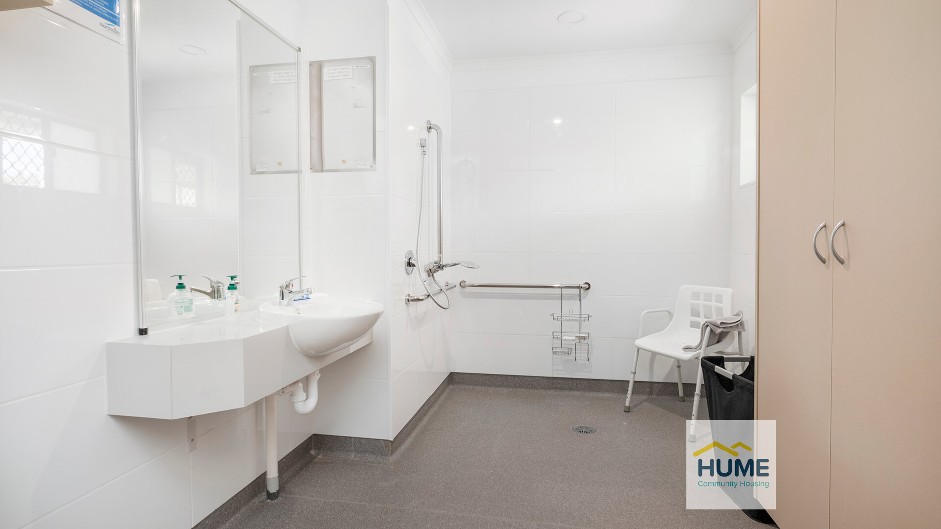 Lavington: Located close to local parks and services. — Home image 4