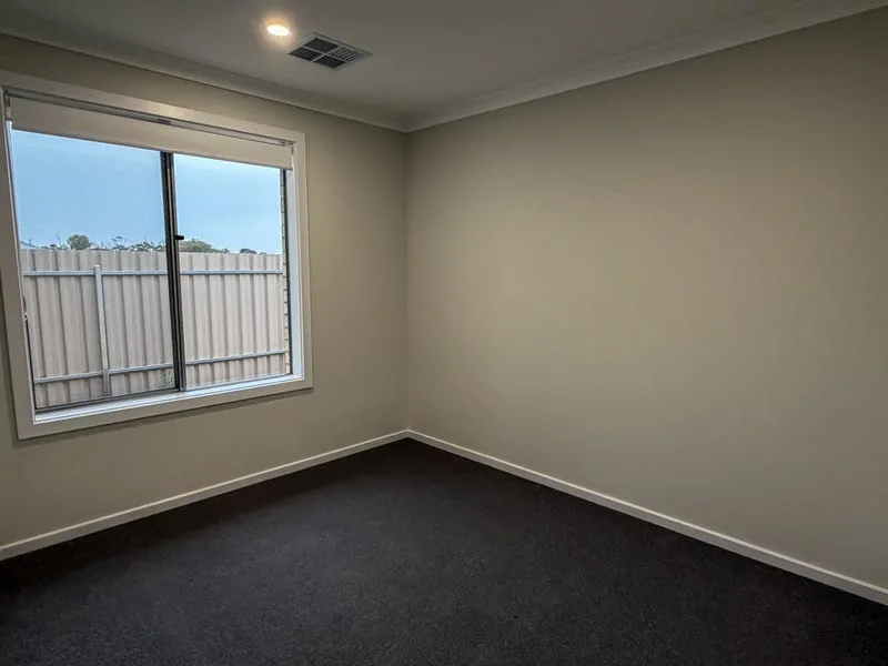Spacious Newly Built 4-Bedroom SIL Murray Bridge — Home image 5